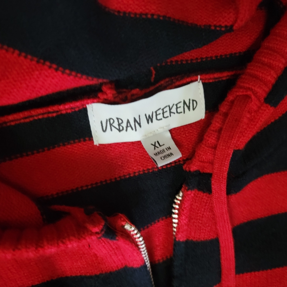 Urban Weekend Red and Black Striped Hoodie Juniors W Tags - Picture 2 of 2